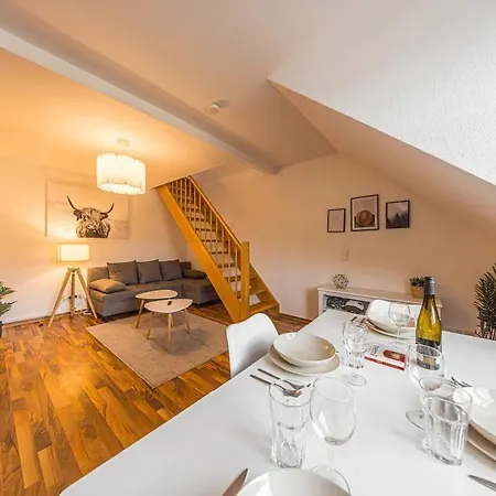 Apartment Grosszuegige Helle 3 Zimmer-wohnung Zentrumsnah *