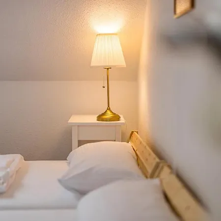 Grosszuegige Helle 3 Zimmer-wohnung Zentrumsnah Apartment