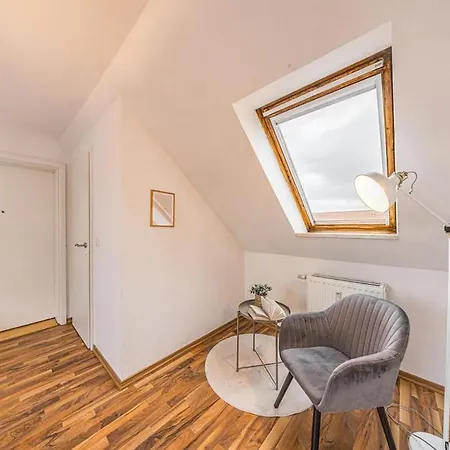 Grosszuegige Helle 3 Zimmer-wohnung Zentrumsnah *
