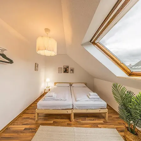 Grosszuegige Helle 3 Zimmer-wohnung Zentrumsnah Apartment *