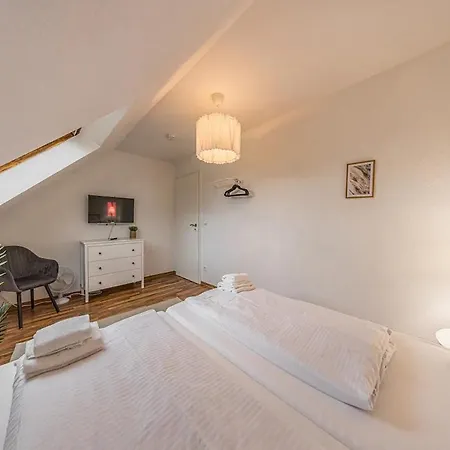 Grosszuegige Helle 3 Zimmer-wohnung Zentrumsnah *
