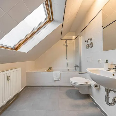 Grosszuegige Helle 3 Zimmer-wohnung Zentrumsnah * Leipzig