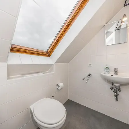 Apartment Grosszuegige Helle 3 Zimmer-wohnung Zentrumsnah
